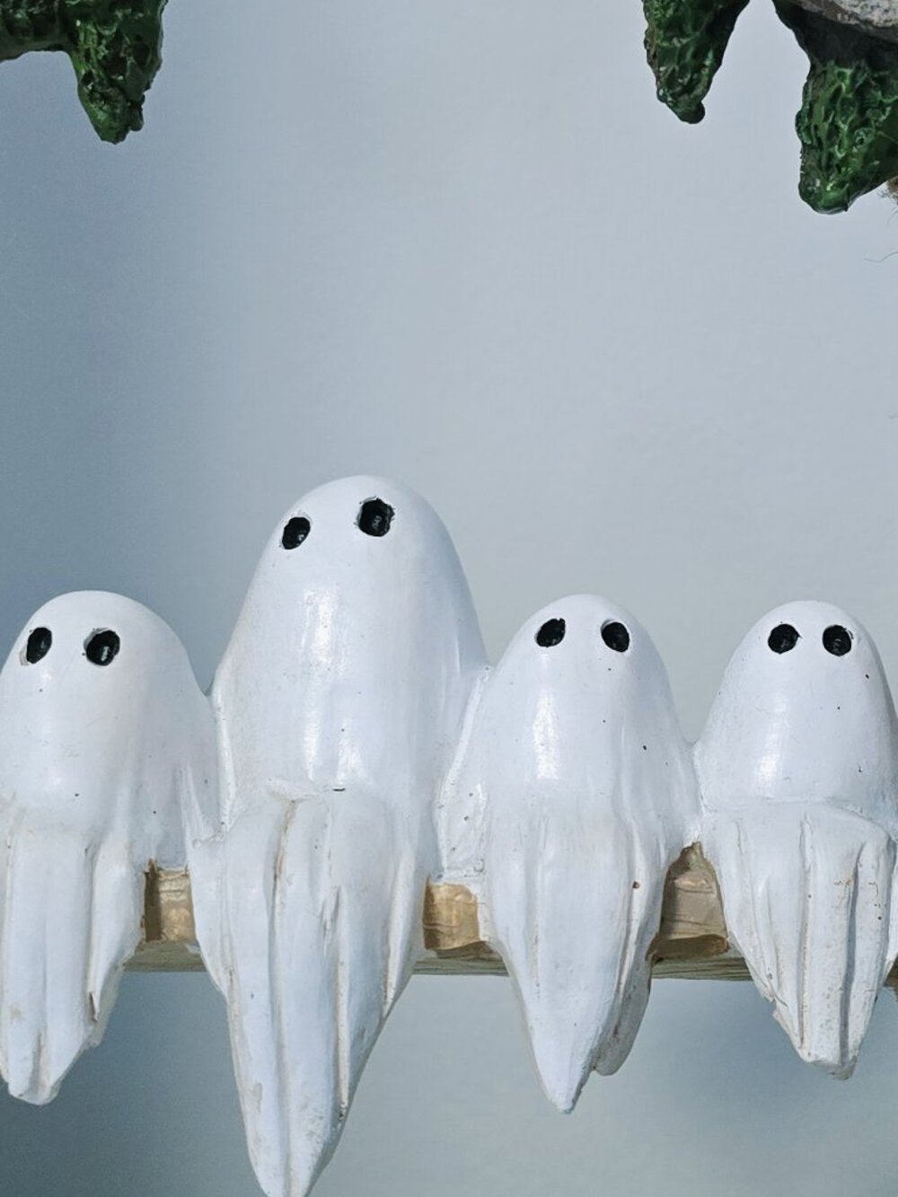 Sweet Street Ghosts on Swing Decor -Spooky cute - Picture 4 of 5